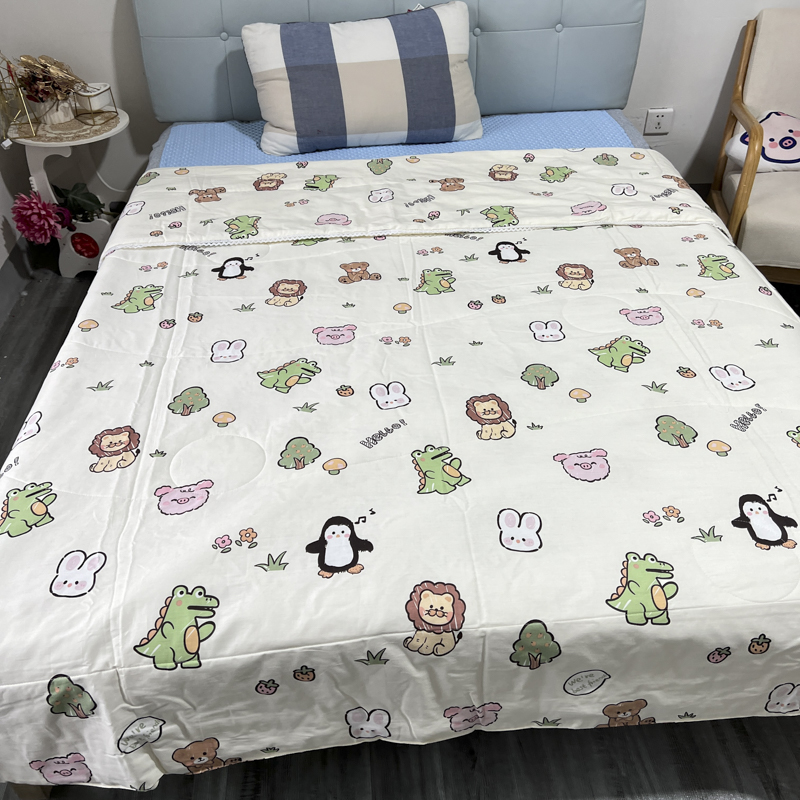91家纺网 家纺一手货源 找家纺 德芙 2023新款全棉印花卡通夏被四件套 野餐派对