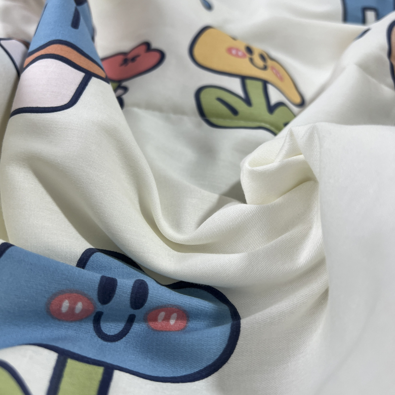 91家纺网 家纺一手货源 找家纺 德芙 2023新款全棉印花卡通夏被四件套 爱的旅途