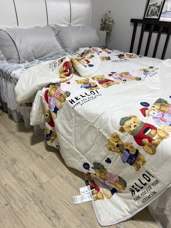 91家纺网 家纺一手货源 找家纺 德芙 2023新款全棉印花卡通夏被四件套 邦迪仔