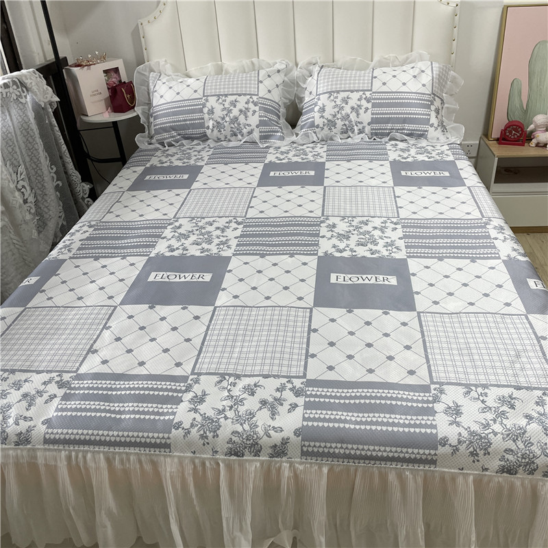 91家纺网 家纺一手货源 找家纺 花漾 2023直播爆款轻奢风满天星冰豆豆席子凉席床裙款 法式浪漫