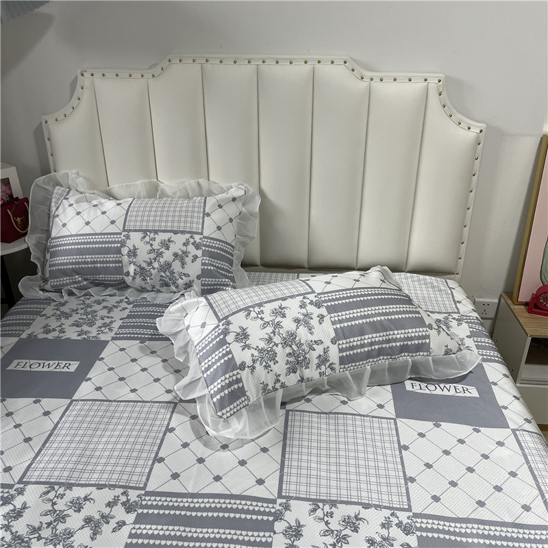 91家纺网 家纺一手货源 找家纺 花漾 2023直播爆款轻奢风满天星冰豆豆席子凉席床裙款 法式浪漫