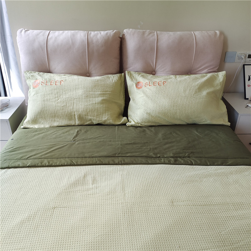 91家纺网 家纺一手货源 找家纺 眠博士 2023新款华夫格夏被四件套 夏被-果绿+松绿