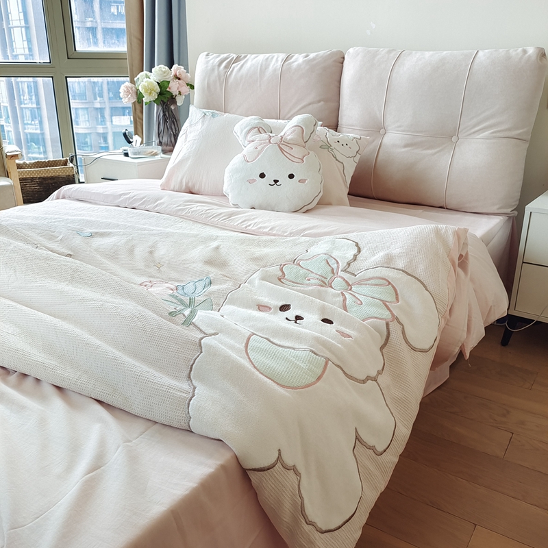 91家纺网 家纺一手货源 找家纺 （总）曼布缇 2025新款A类60s全棉华夫格水洗棉贴布绣花四件套