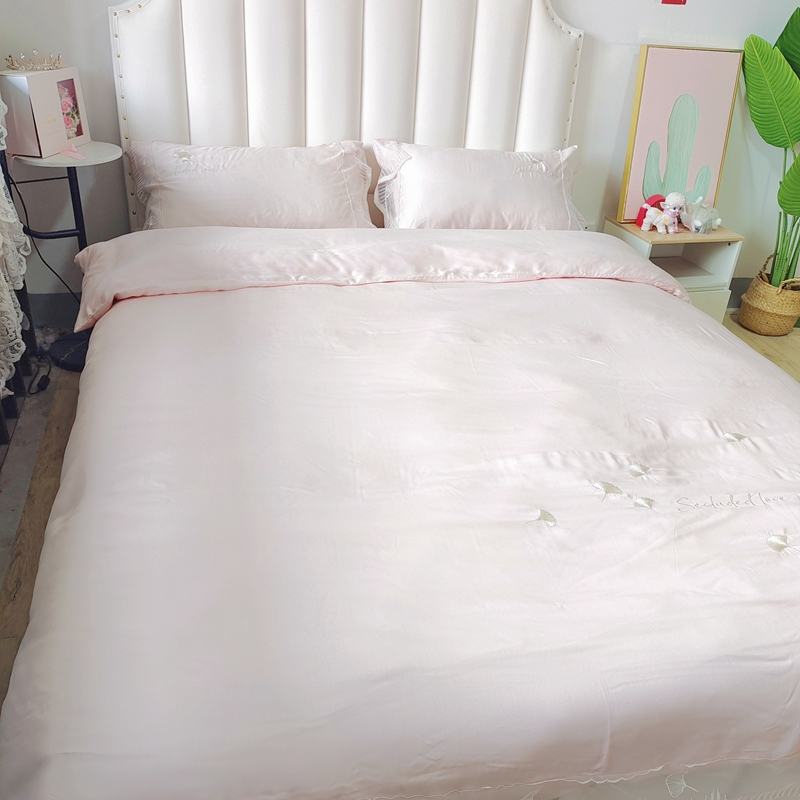 91家纺网 家纺一手货源 找家纺 曼布缇2025新款春夏新品100S莱赛尔天丝四件套-流金岁月 粉