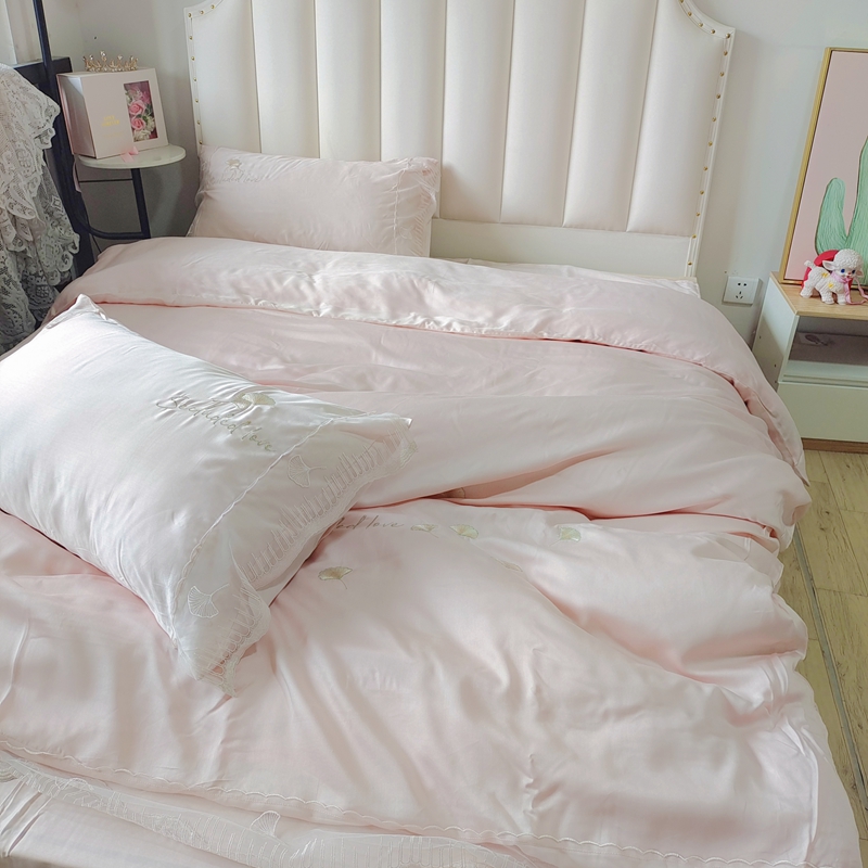 91家纺网 家纺一手货源 找家纺 曼布缇2025新款春夏新品100S莱赛尔天丝四件套-流金岁月 粉