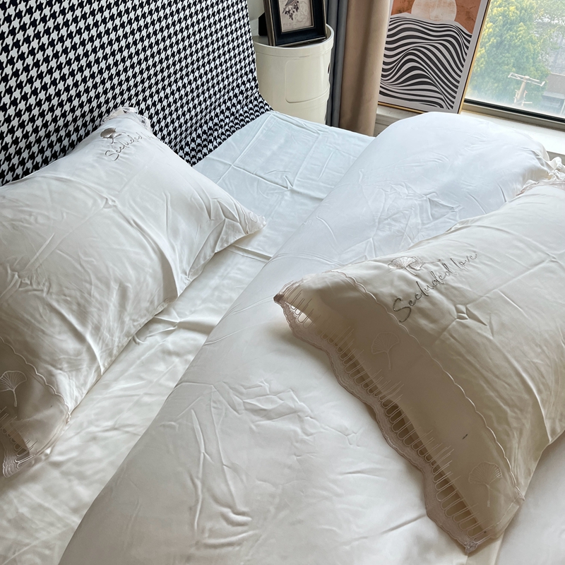 91家纺网 家纺一手货源 找家纺 曼布缇2025新款春夏新品100S莱赛尔天丝四件套-流金岁月 奶白