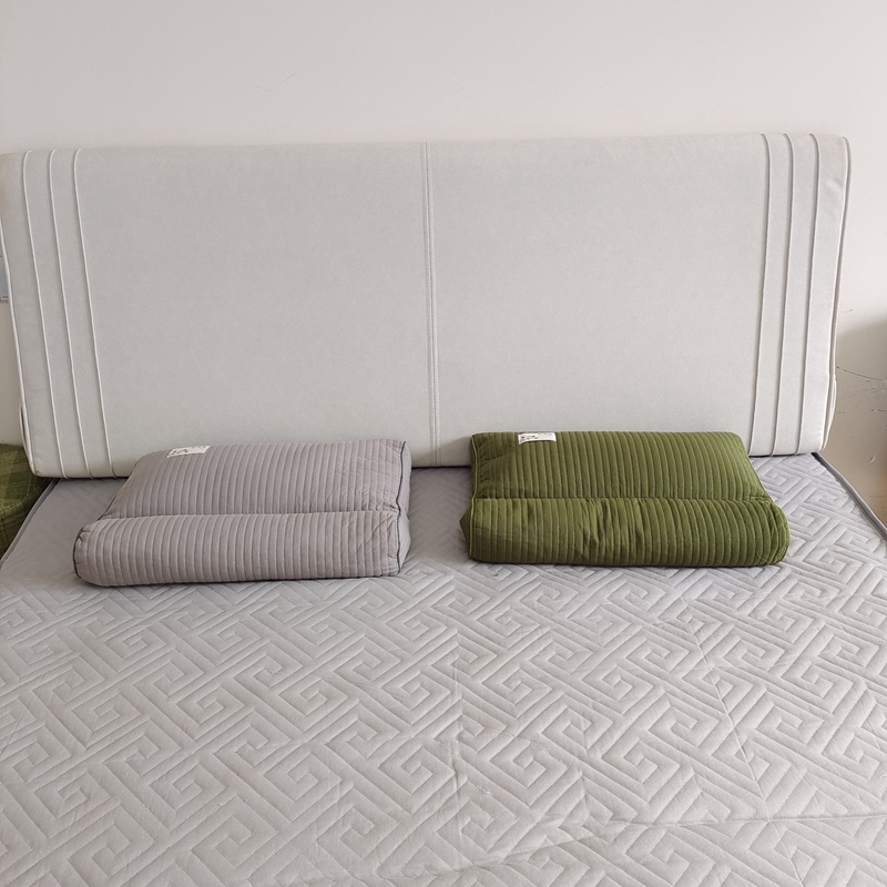 91家纺网 家纺一手货源 找家纺 （总）乐可 2023新款砂洗反牵引护颈荞麦枕头枕芯