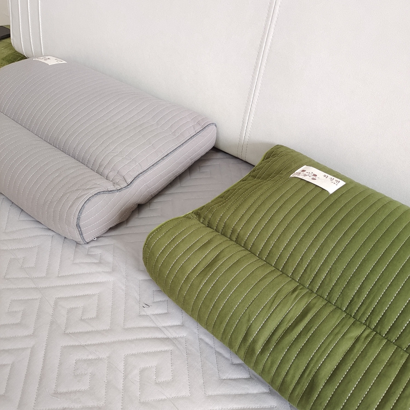 91家纺网 家纺一手货源 找家纺 （总）乐可 2023新款砂洗反牵引护颈荞麦枕头枕芯