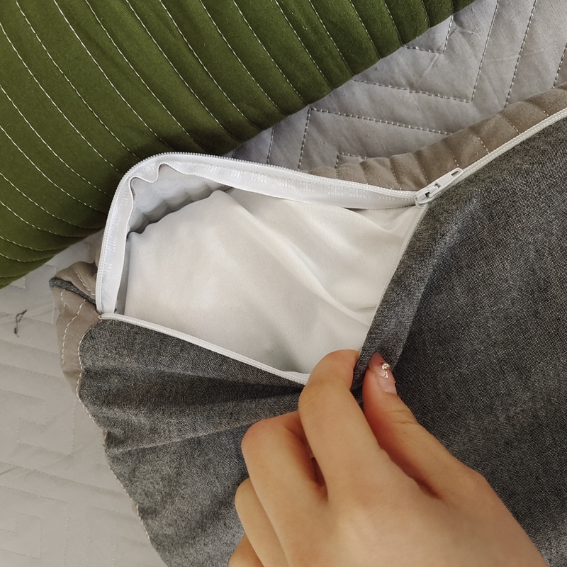 91家纺网 家纺一手货源 找家纺 （总）乐可 2023新款砂洗反牵引护颈荞麦枕头枕芯