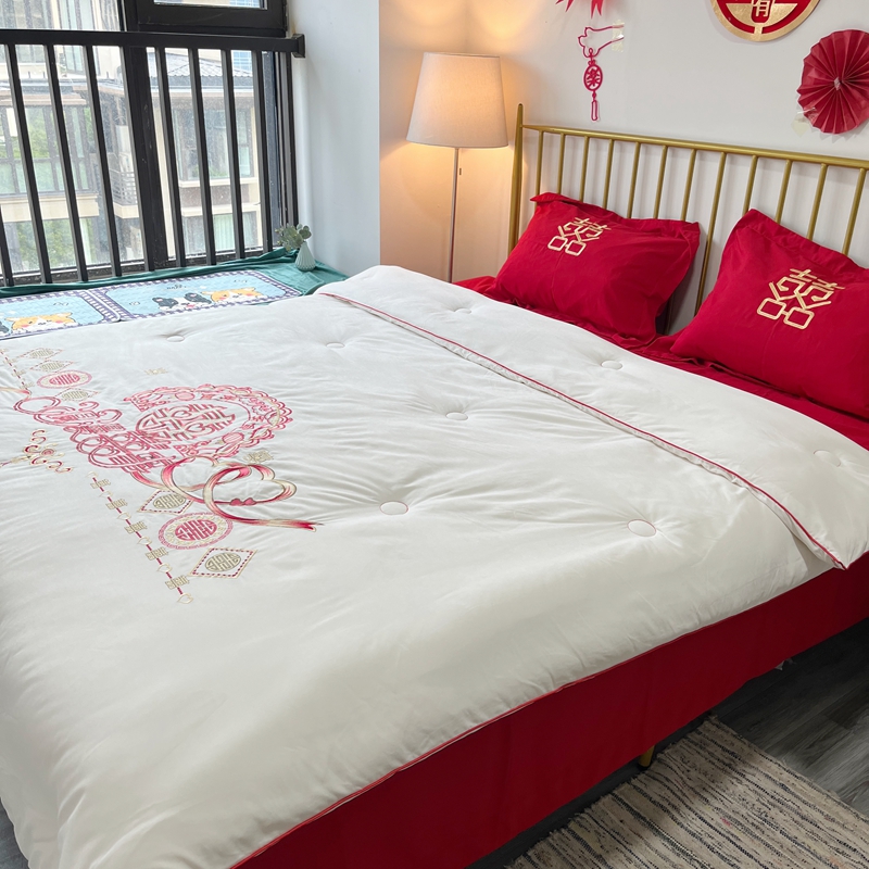 91家纺网 家纺一手货源 找家纺 2025新款婚庆棉花被刺绣大红结婚喜被被子被芯 棉花被-浪漫喜事