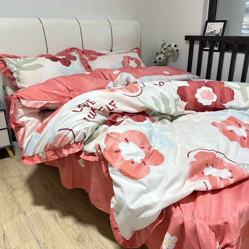 91家纺网 家纺一手货源 找家纺 秋艳 新款直播电商爆款韩版公主风加厚磨毛植物羊绒床裙四件套 桃花印记