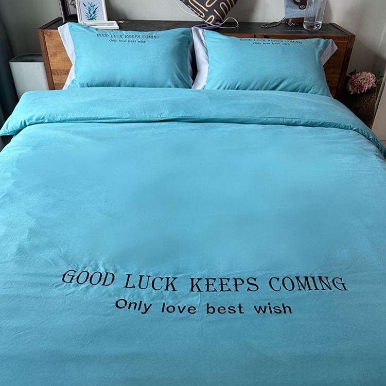 91家纺网 家纺一手货源 找家纺 易辰美 2024新款轻奢A类高克重斜纹云柔棉绣花四件套 祖母绿