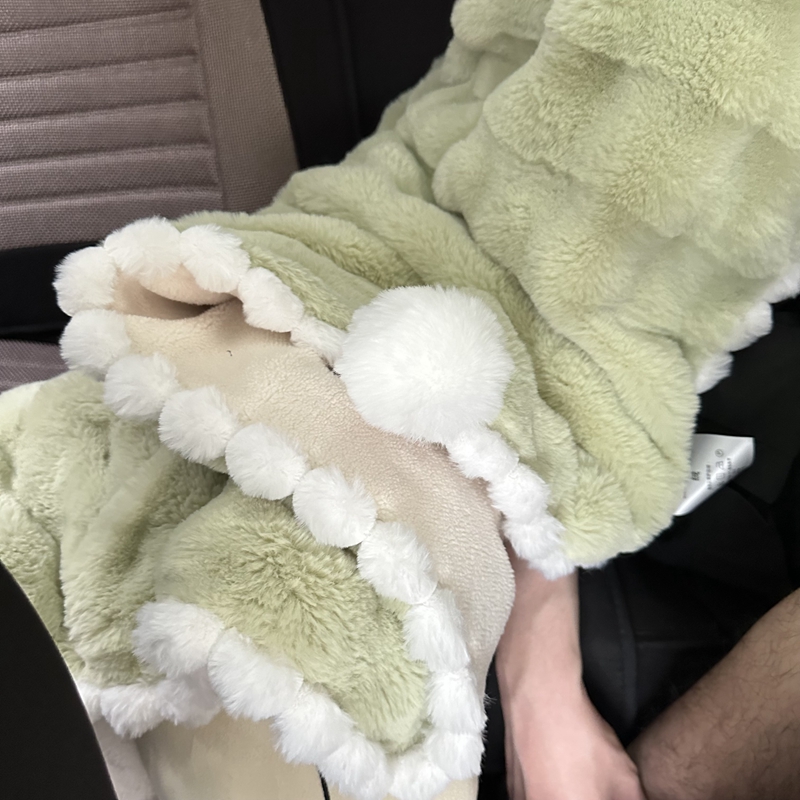 91家纺网 家纺一手货源 找家纺 潮邦创意家居 泡泡绒兔绒暖阳绒球毛毯子盖毯睡毯 球兔-牛油绿