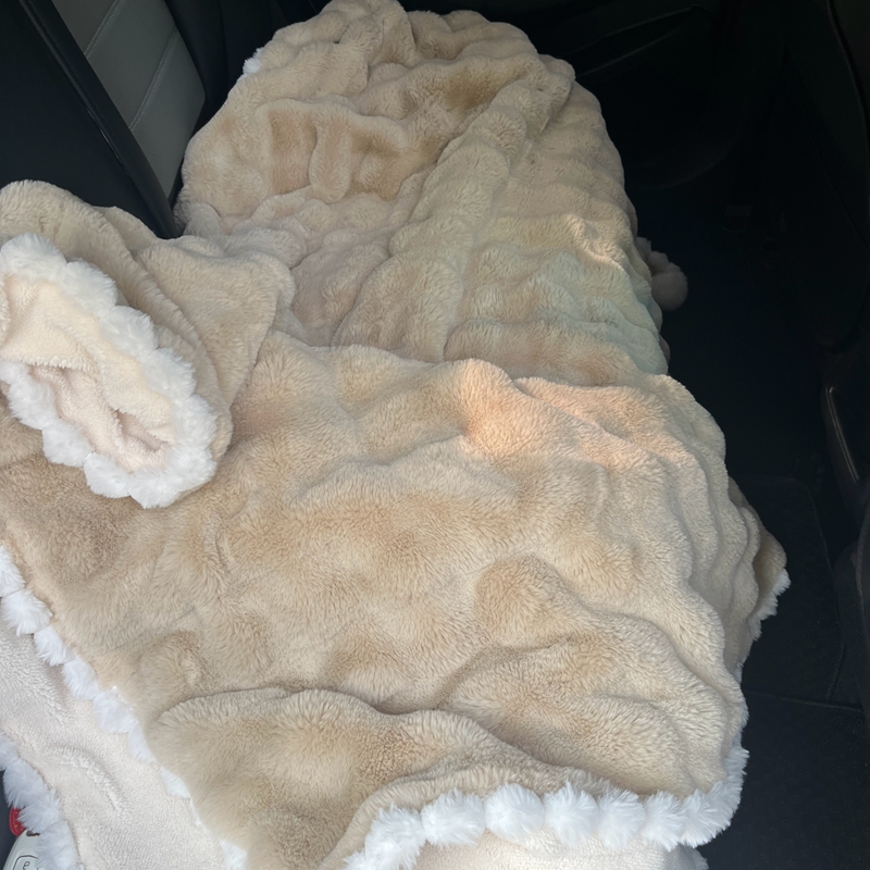 91家纺网 家纺一手货源 找家纺 潮邦创意家居 泡泡绒兔绒暖阳绒球毛毯子盖毯睡毯 球兔-卡其