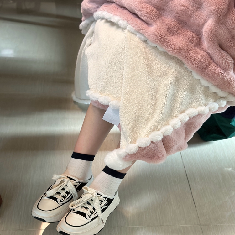 91家纺网 家纺一手货源 找家纺 潮邦创意家居 泡泡绒兔绒暖阳绒球毛毯子盖毯睡毯 球兔-沙粉