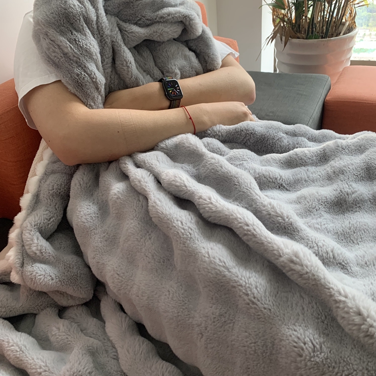 91家纺网 家纺一手货源 找家纺 （总）潮邦创意家居 2025新款泡泡绒兔绒暖阳绒球毛毯子盖毯睡毯