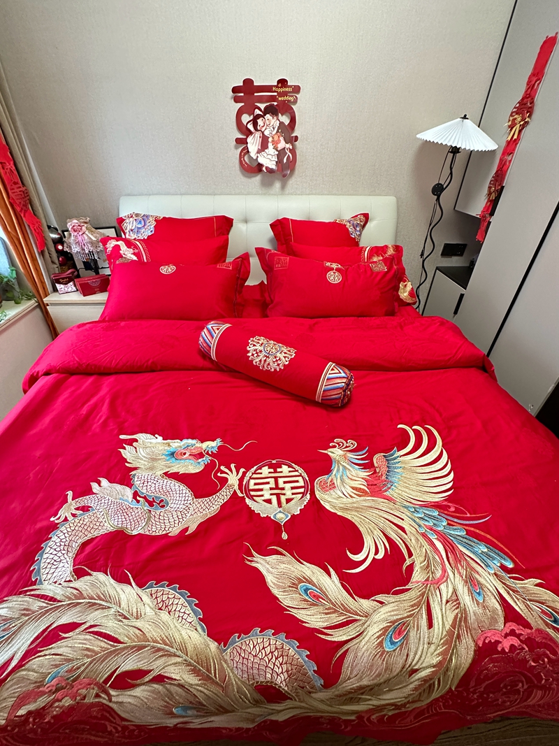 91家纺网 家纺一手货源 找家纺 总玉雅家纺 2025新款120支长绒棉提花刺绣婚庆四件套结婚大红多件套