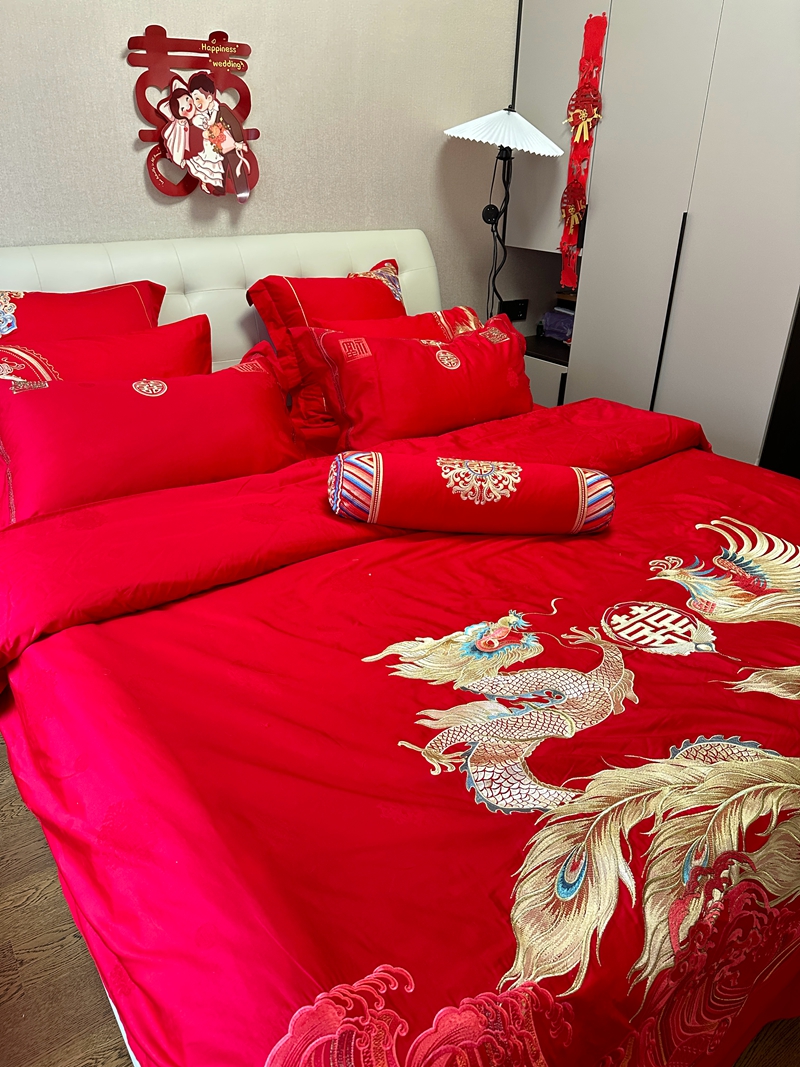 91家纺网 家纺一手货源 找家纺 总玉雅家纺 2025新款120支长绒棉提花刺绣婚庆四件套结婚大红多件套