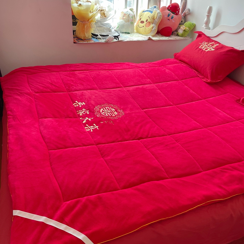 91家纺网 家纺一手货源 找家纺 玉雅家纺 2025新款牛奶绒棉花婚庆床垫床褥 牛奶绒棉花床垫-吾家大喜