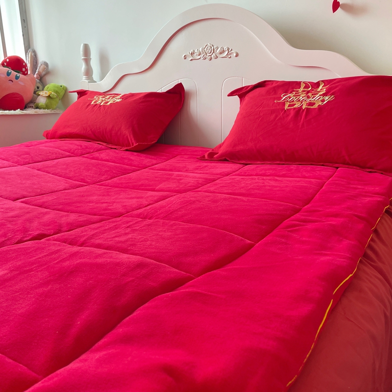 91家纺网 家纺一手货源 找家纺 玉雅家纺 2025新款牛奶绒棉花婚庆床垫床褥 牛奶绒棉花床垫-吾家大喜