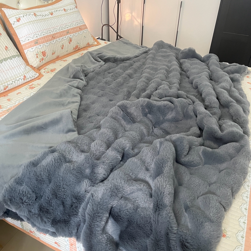 91家纺网 家纺一手货源 找家纺 （总）满座家居 2025新款托卡斯皮草毯托卡斯大兔毛绒毯