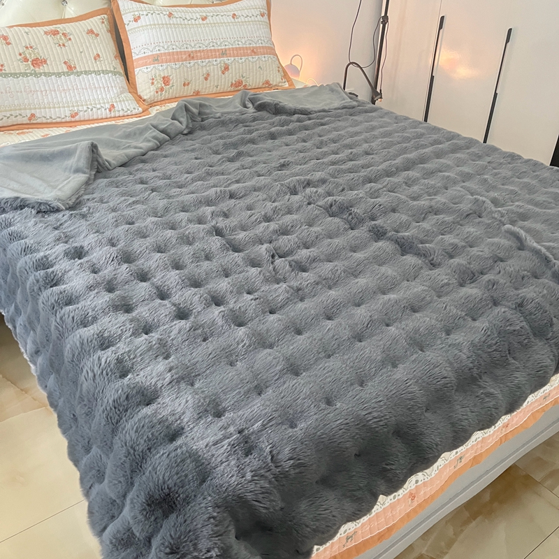 91家纺网 家纺一手货源 找家纺 满座家居 2025新款托卡斯皮草毯托卡斯大兔毛绒毯 暖心灰