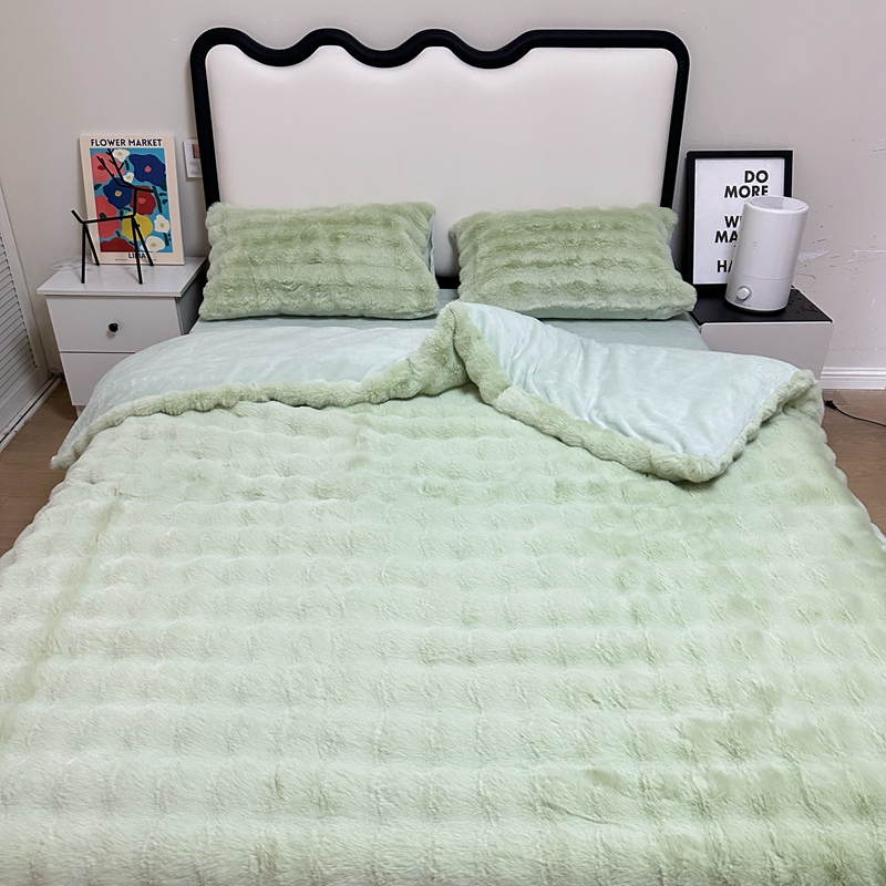 91家纺网 家纺一手货源 找家纺 满座 高克重托卡斯仿皮草 大泡泡兔毛四件套兔兔绒牛奶绒四件套 暮光绿