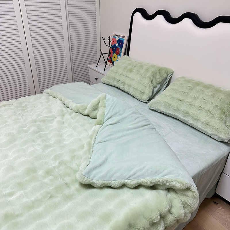 91家纺网 家纺一手货源 找家纺 满座 高克重托卡斯仿皮草 大泡泡兔毛四件套兔兔绒牛奶绒四件套 暮光绿