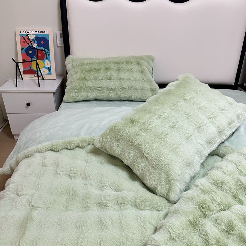 91家纺网 家纺一手货源 找家纺 满座 高克重托卡斯仿皮草 大泡泡兔毛四件套兔兔绒牛奶绒四件套 暮光绿