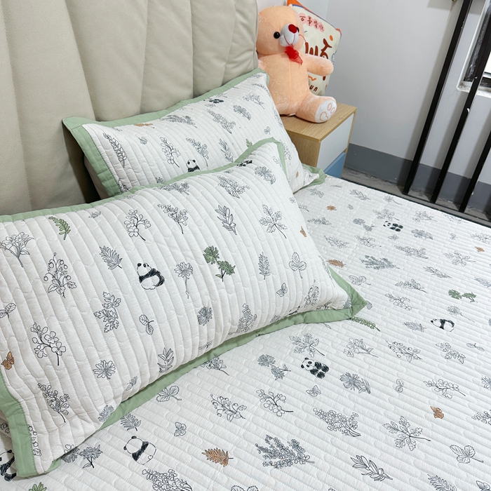 91家纺网 家纺一手货源 找家纺 美优兰 2023新款双面全棉水洗床盖 熊猫日记