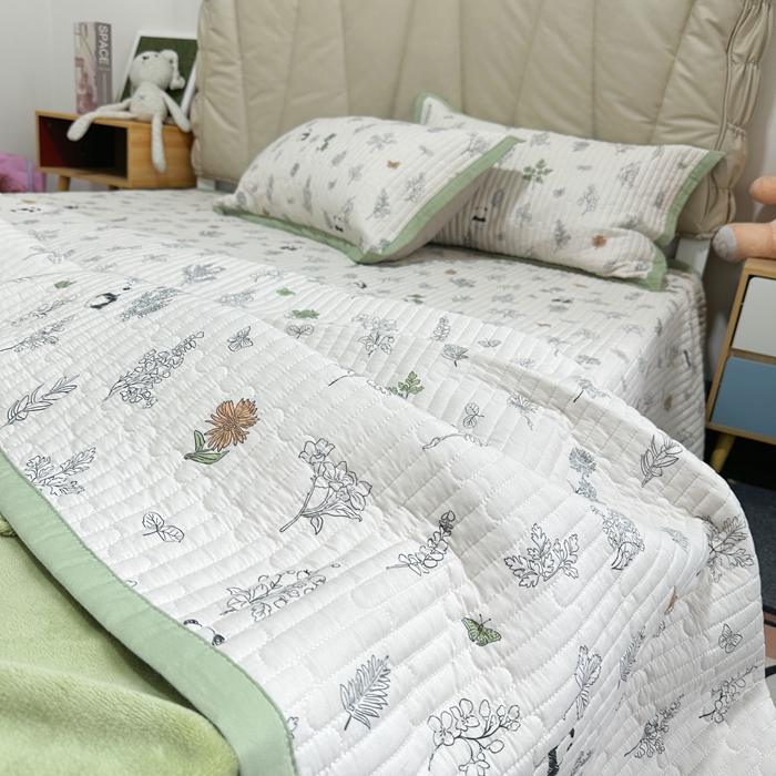 91家纺网 家纺一手货源 找家纺 美优兰 2023新款双面全棉水洗床盖 熊猫日记