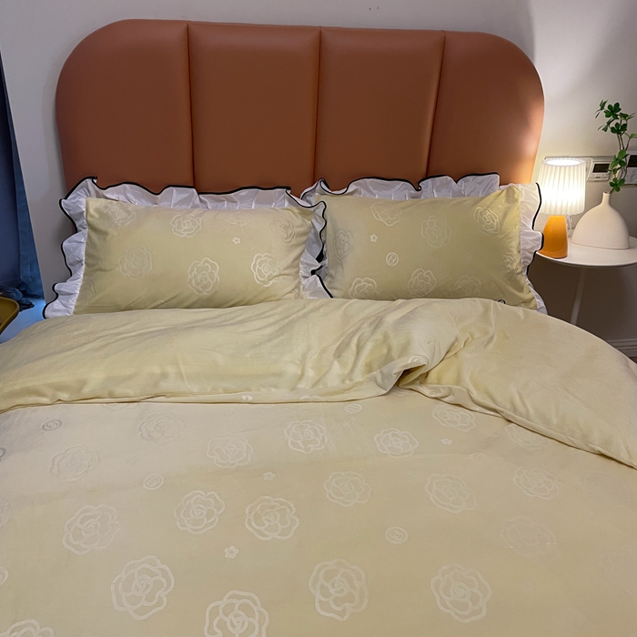 91家纺网 家纺一手货源 找家纺 逸尚阁 2023新款加厚牛奶绒床裙款四件套-香语 香语-奶油黄