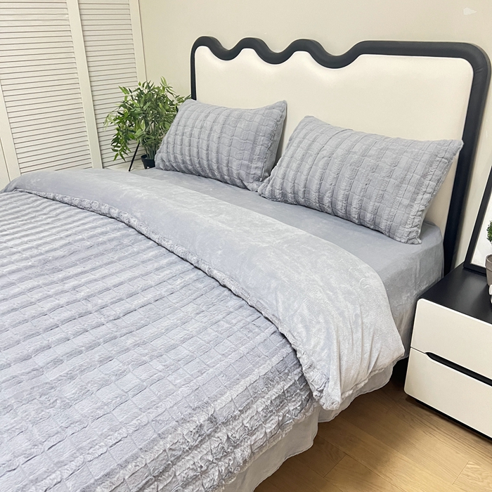 91家纺网 家纺一手货源 找家纺 逸尚阁 2024秋冬新款高克重兔兔绒牛奶绒四件套 情调灰