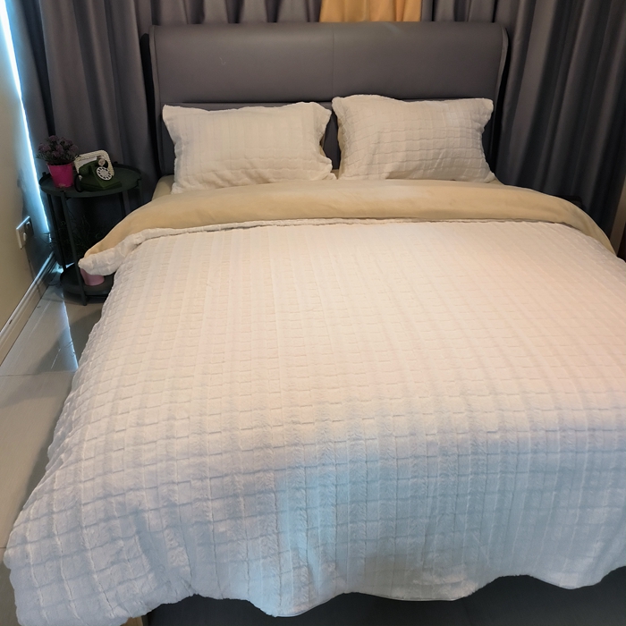 91家纺网 家纺一手货源 找家纺 逸尚阁 2024秋冬新款高克重兔兔绒牛奶绒四件套 白+咖