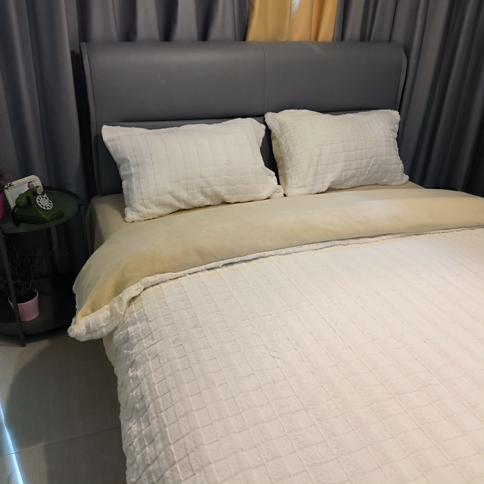 91家纺网 家纺一手货源 找家纺 逸尚阁 2024秋冬新款高克重兔兔绒牛奶绒四件套 白+咖