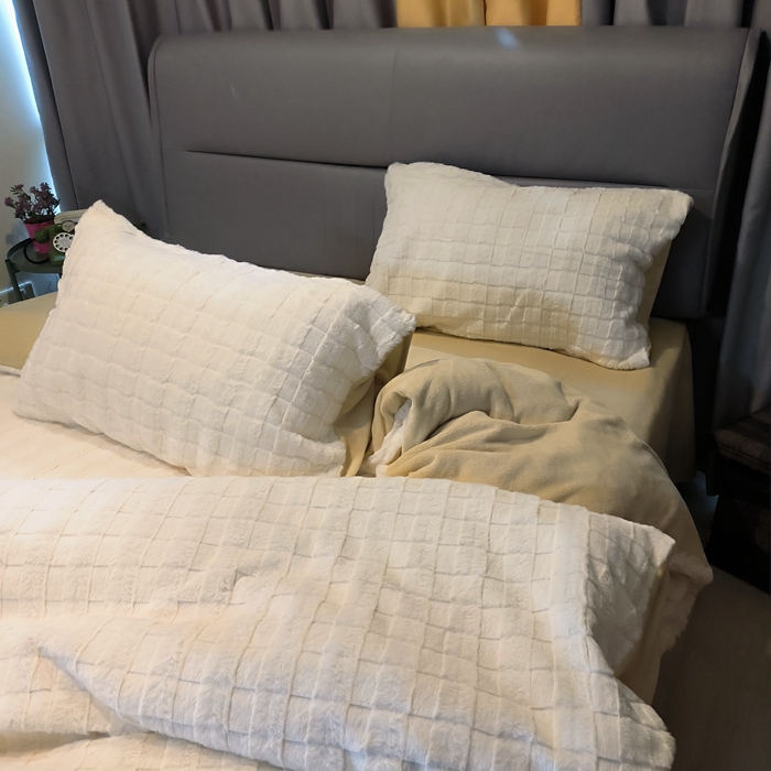 91家纺网 家纺一手货源 找家纺 逸尚阁 2024秋冬新款高克重兔兔绒牛奶绒四件套 白+咖