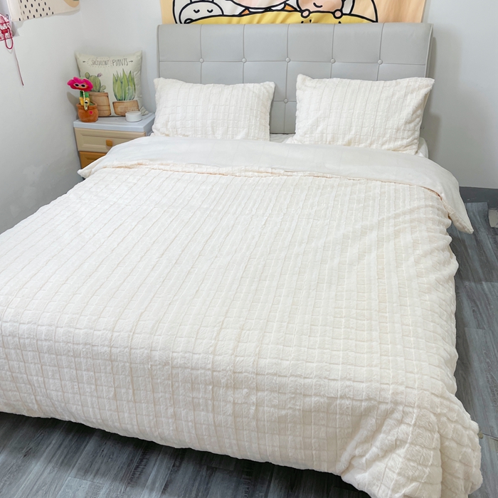 91家纺网 家纺一手货源 找家纺 逸尚阁 2024秋冬新款高克重兔兔绒牛奶绒四件套 奶油白