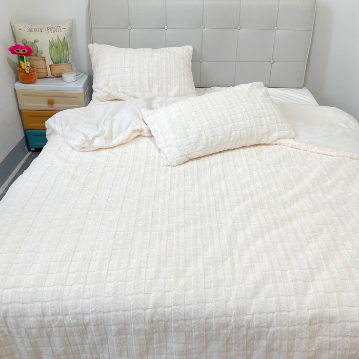 91家纺网 家纺一手货源 找家纺 逸尚阁 2024秋冬新款高克重兔兔绒牛奶绒四件套 奶油白