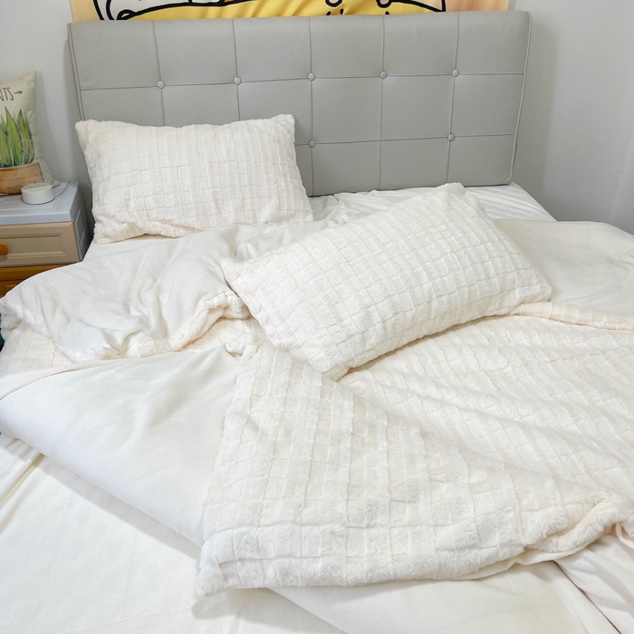 91家纺网 家纺一手货源 找家纺 逸尚阁 2024秋冬新款高克重兔兔绒牛奶绒四件套 奶油白