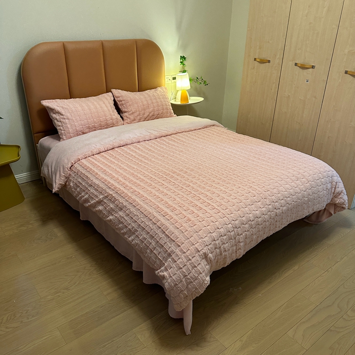 91家纺网 家纺一手货源 找家纺 逸尚阁 2024秋冬新款高克重兔兔绒牛奶绒四件套 蜜桃粉