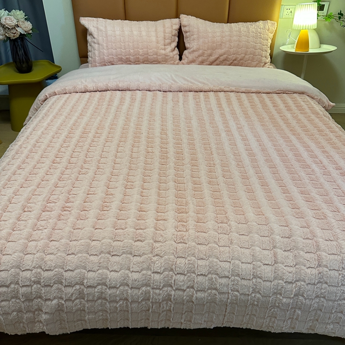 91家纺网 家纺一手货源 找家纺 逸尚阁 2024秋冬新款高克重兔兔绒牛奶绒四件套 蜜桃粉