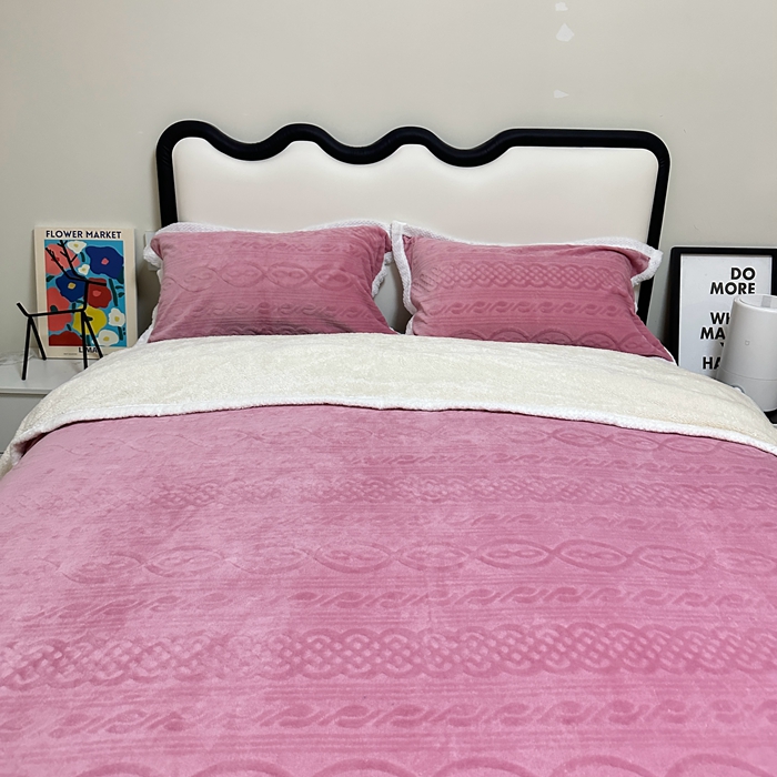 91家纺网 家纺一手货源 找家纺 法澳 2023新款220克雕花绒纯色牛奶绒四件套 爱莎-浅豆沙