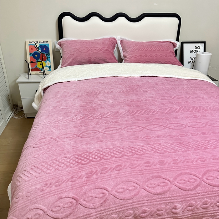 91家纺网 家纺一手货源 找家纺 法澳 2023新款220克雕花绒纯色牛奶绒四件套 爱莎-浅豆沙