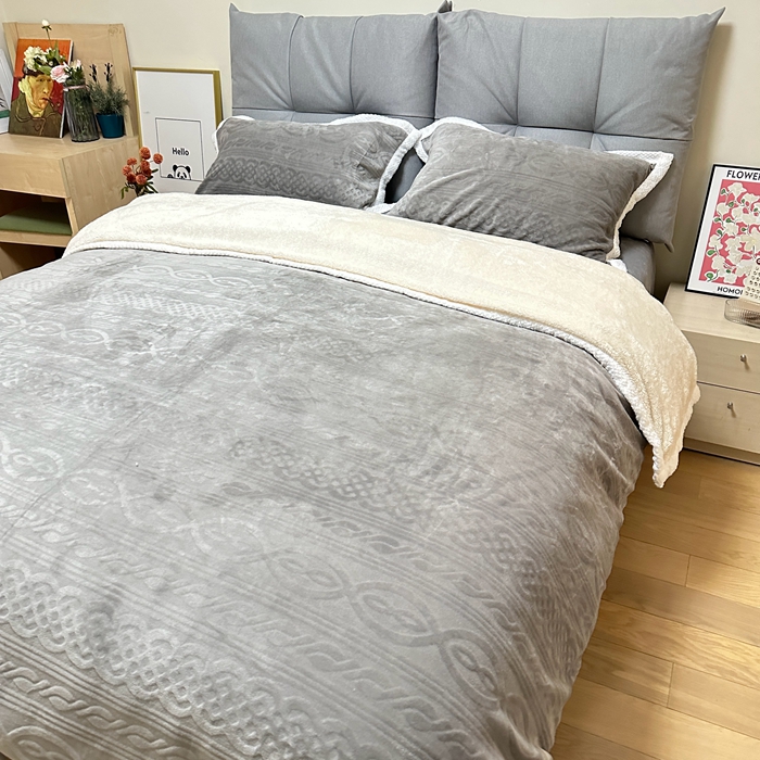 91家纺网 家纺一手货源 找家纺 法澳 2023新款220克雕花绒纯色牛奶绒四件套 爱莎-浅灰