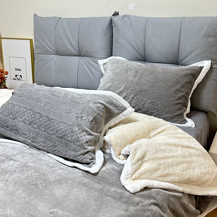 91家纺网 家纺一手货源 找家纺 法澳 2023新款220克雕花绒纯色牛奶绒四件套 爱莎-浅灰