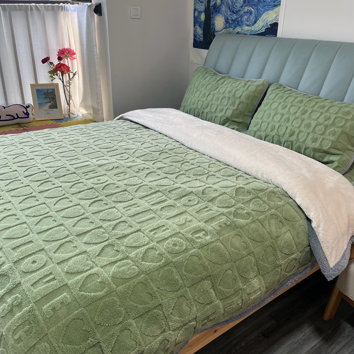 91家纺网 家纺一手货源 找家纺 法澳 2023新款230克塔芙绒被套+牛奶绒夹棉床笠款四件套 牛油果绿