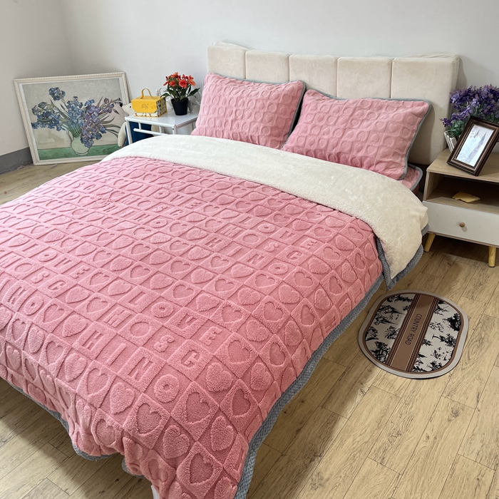 91家纺网 家纺一手货源 找家纺 法澳 2023新款230克塔芙绒被套+牛奶绒夹棉床笠款四件套 藕粉