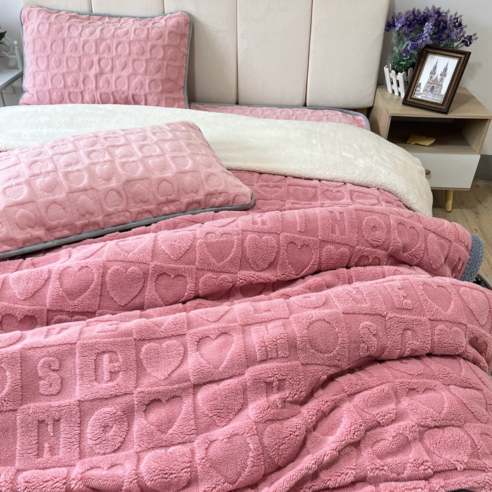 91家纺网 家纺一手货源 找家纺 法澳 2023新款230克塔芙绒被套+牛奶绒夹棉床笠款四件套 藕粉