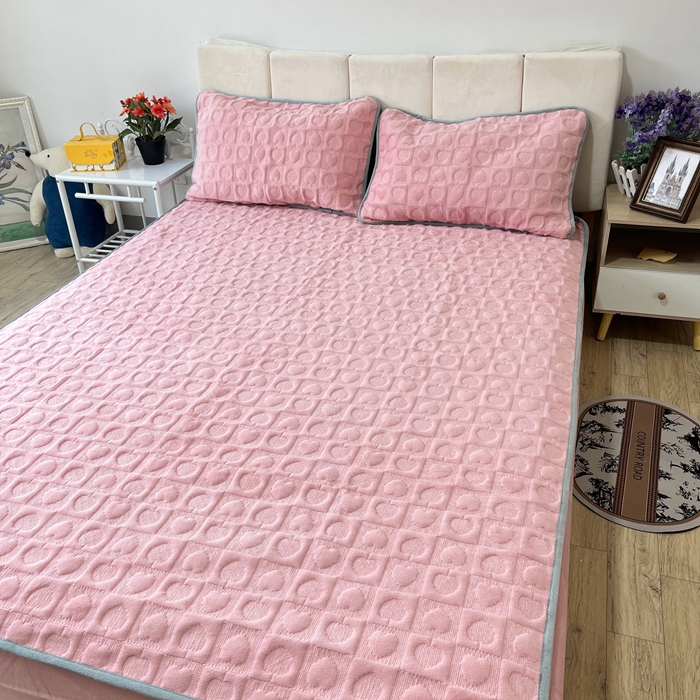 91家纺网 家纺一手货源 找家纺 法澳 2023新款230克塔芙绒被套+牛奶绒夹棉床笠款四件套 藕粉