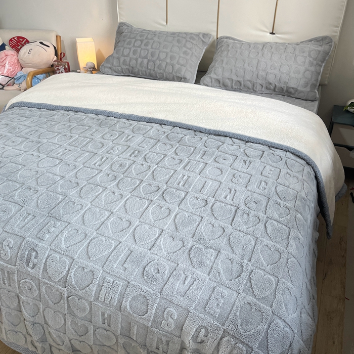 91家纺网 家纺一手货源 找家纺 法澳 2023新款230克塔芙绒被套+牛奶绒夹棉床笠款四件套 高级灰